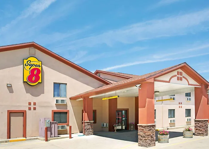 Cheap hotel: Super 8 By Wyndham Longmont/Del Camino