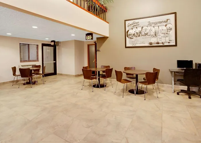 Cheap hotel: Super 8 By Wyndham Longmont/Del Camino